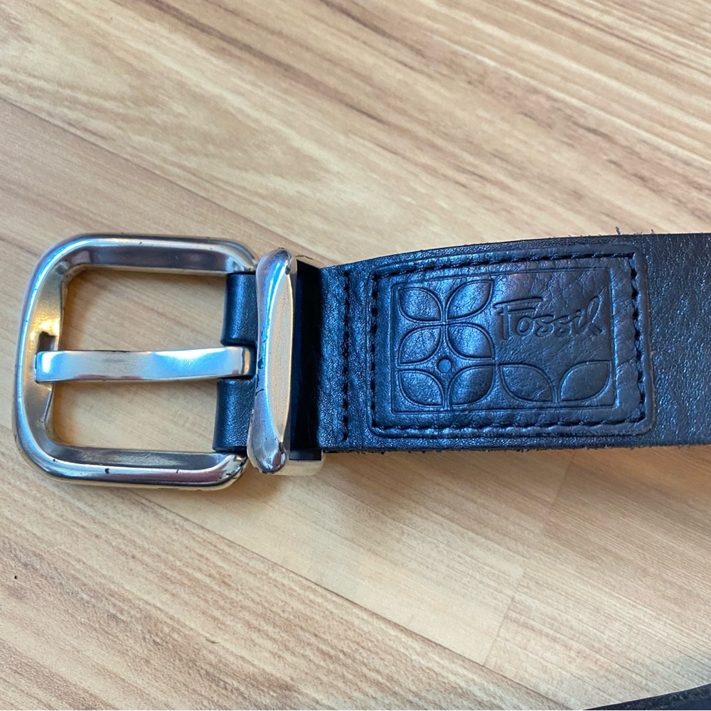 Women’s Fossil Belt in Chocolate Brown